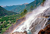 Val Bregaglia, Borgonuovo - Cascate dell'Acqua Fraggia, primo terrazzo panoramico.